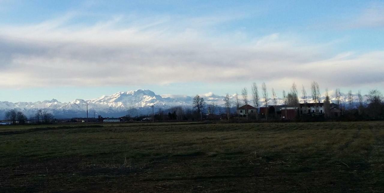 Az.Agr.Cascina Moretta Momo ภายนอก รูปภาพ